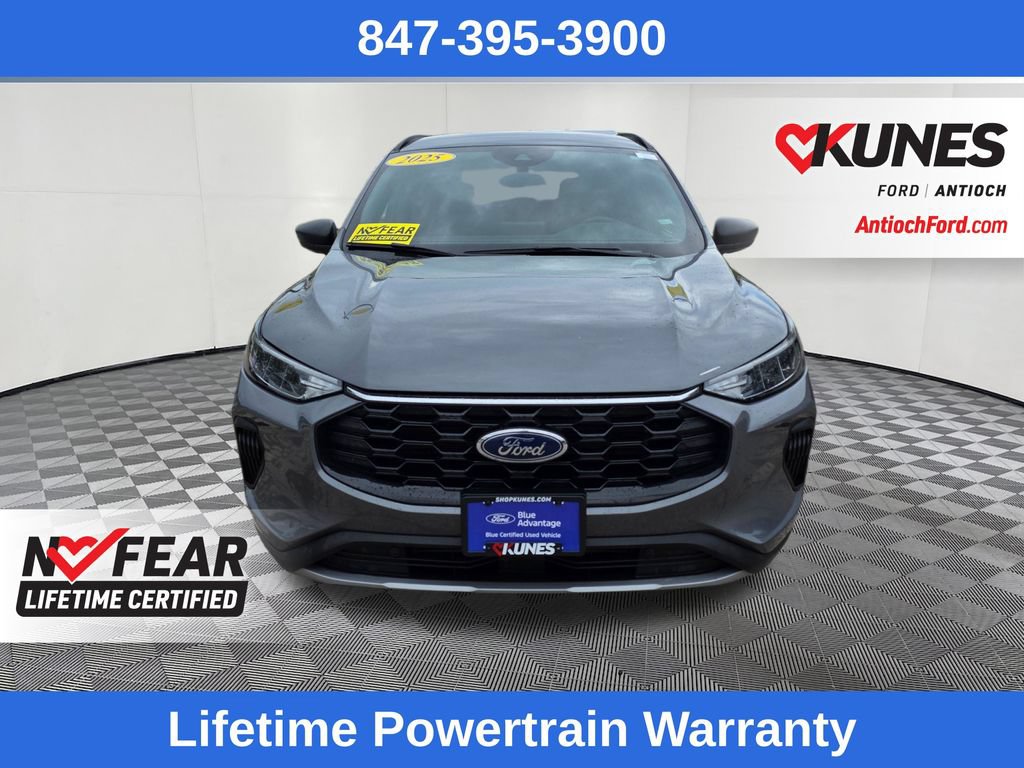 Certified 2025 Ford Escape ST-Line AWD/4WD image 2