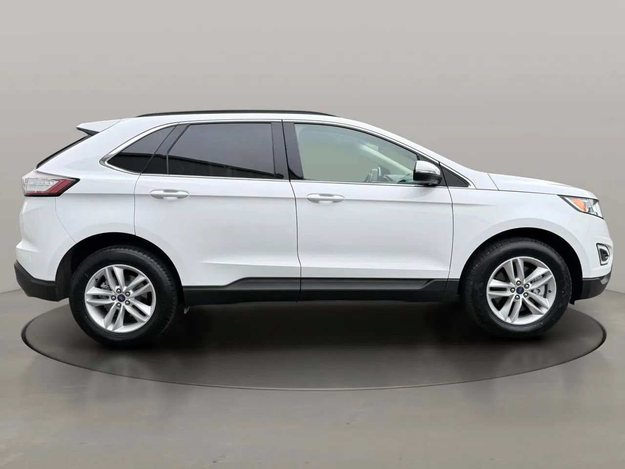 Used 2018 Ford Edge SEL w/ Equipment Group 201A AWD/4WD image 9