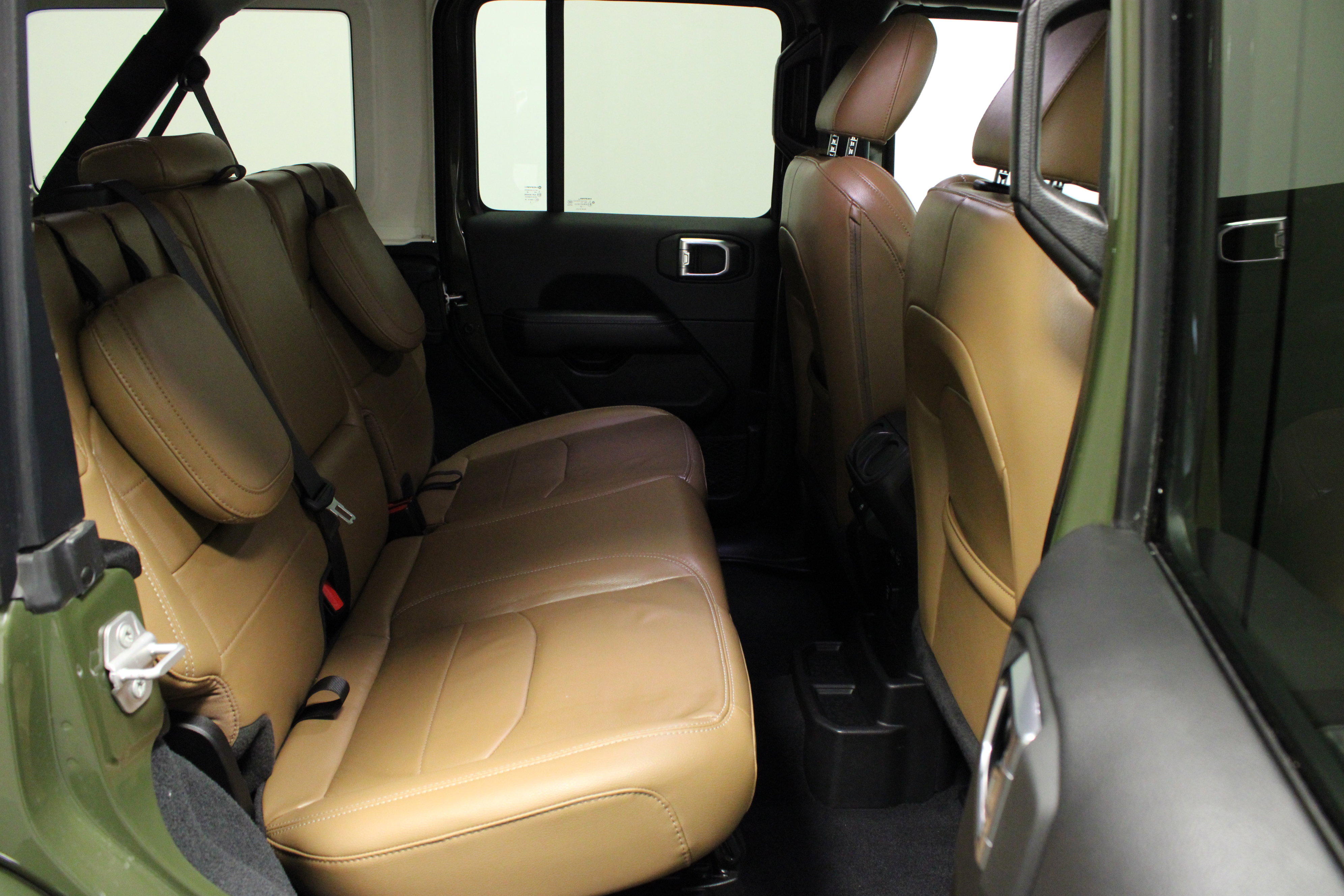 Used 2022 Jeep Wrangler Unlimited Sahara w/ Safety Group image 16