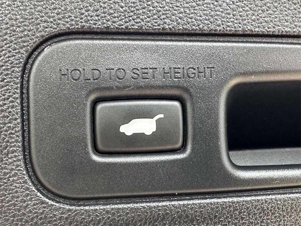 Certified 2023 Acura MDX SH-AWD w/ Technology Package image 32