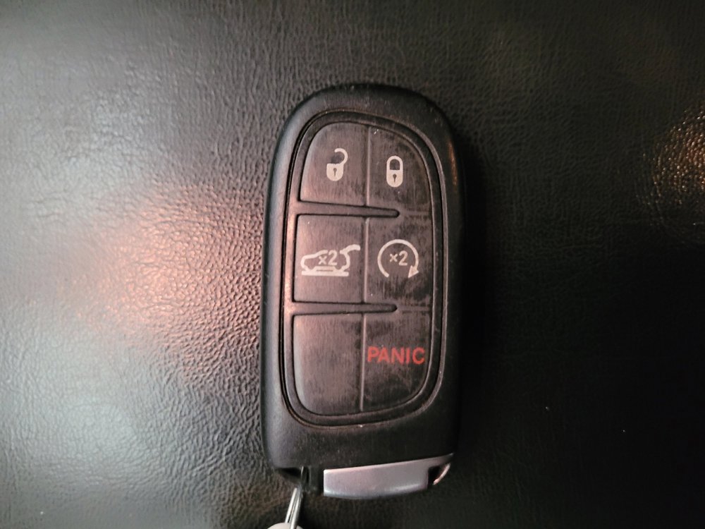 Used 2019 Jeep Cherokee Latitude Plus w/ Comfort/Convenience Group image 32