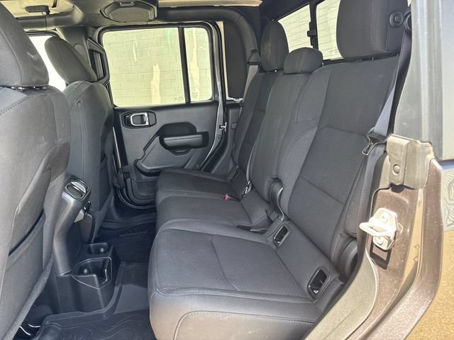 Used 2023 Jeep Gladiator Sport AWD/4WD image 28