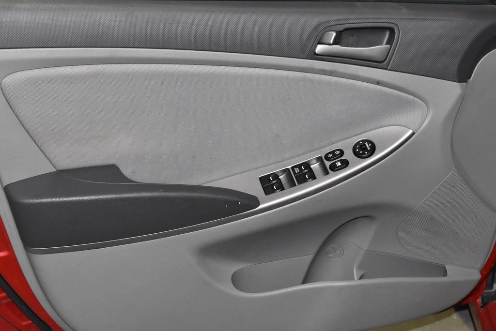 Used 2017 Hyundai Accent SE FWD image 4