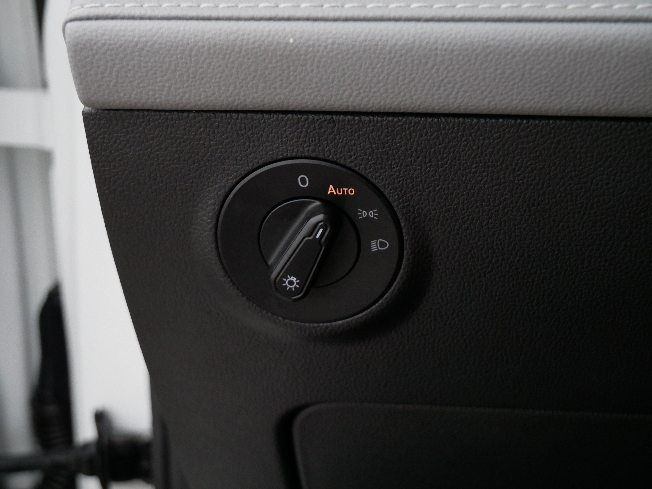 Used 2023 Volkswagen Taos SEL AWD/4WD image 27