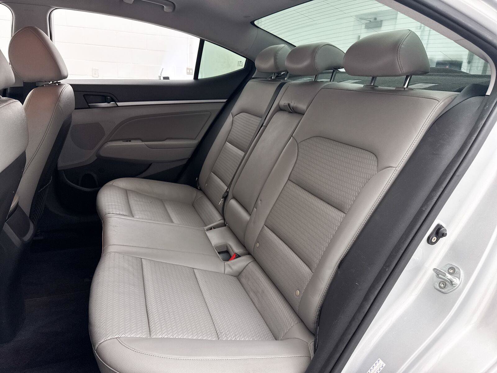 Used 2017 Hyundai Elantra Limited FWD image 29