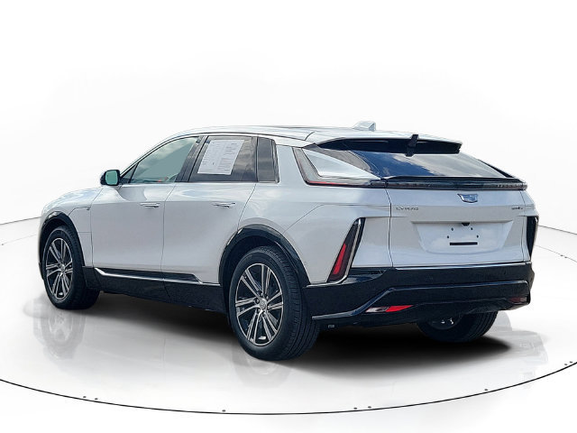 Certified 2024 Cadillac Lyriq Luxury w/ LPO, Floor Liner Package AWD/4WD image 4