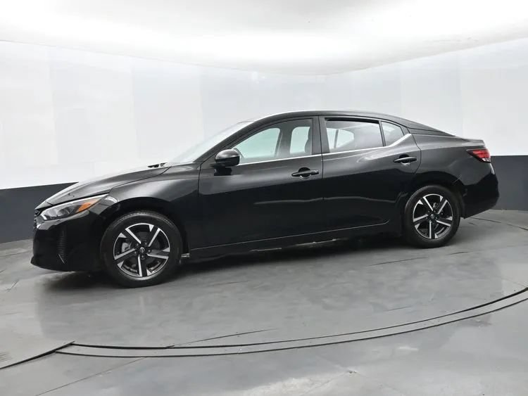 Used 2025 Nissan Sentra SV FWD image 5