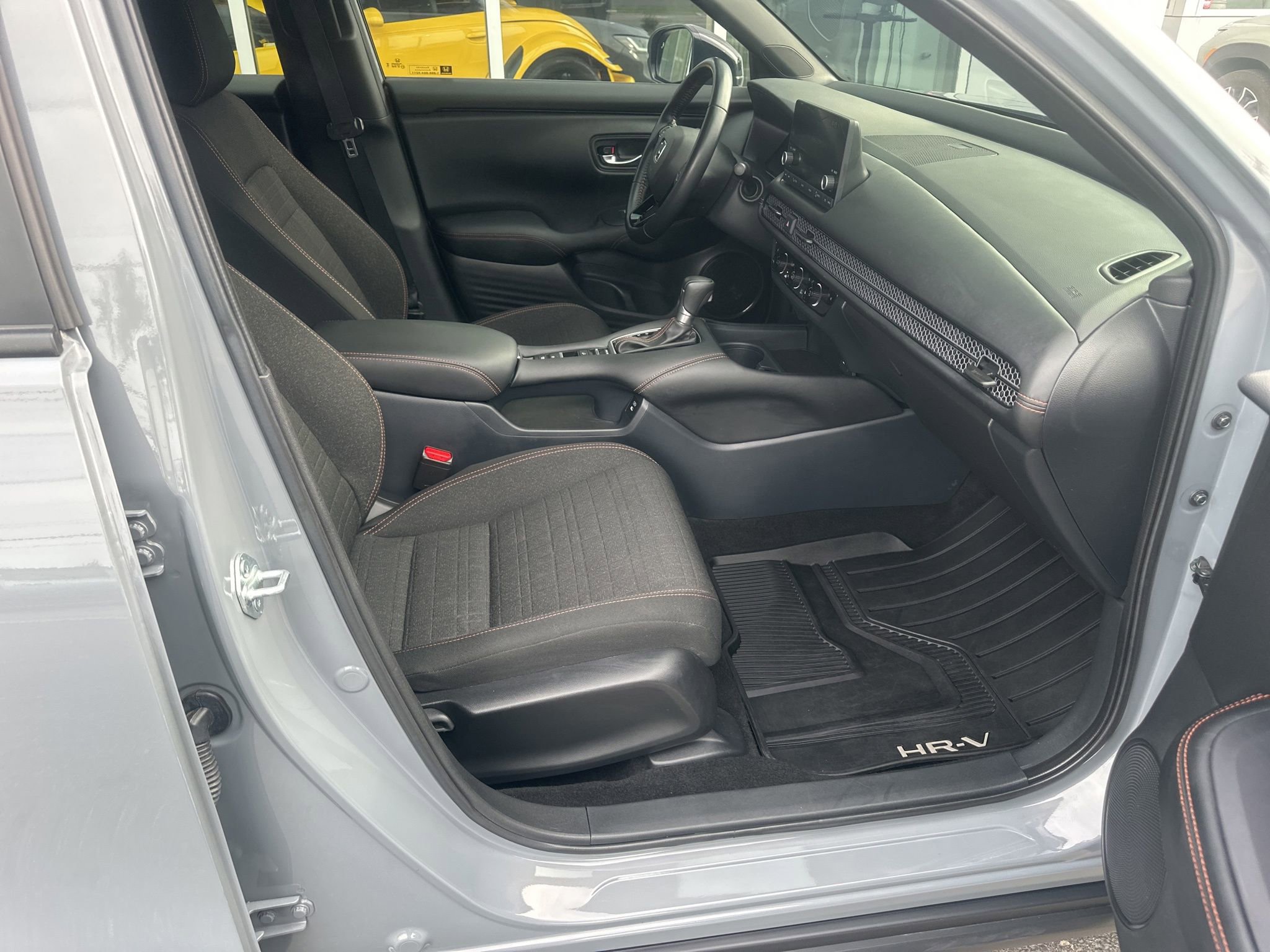 Used 2025 Honda HR-V Sport image 9
