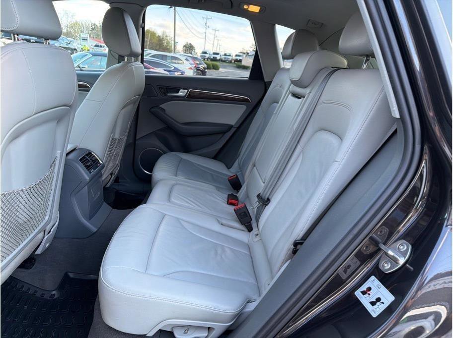Used 2016 Audi Q5 2.0T Premium Plus w/ Technology Package image 12