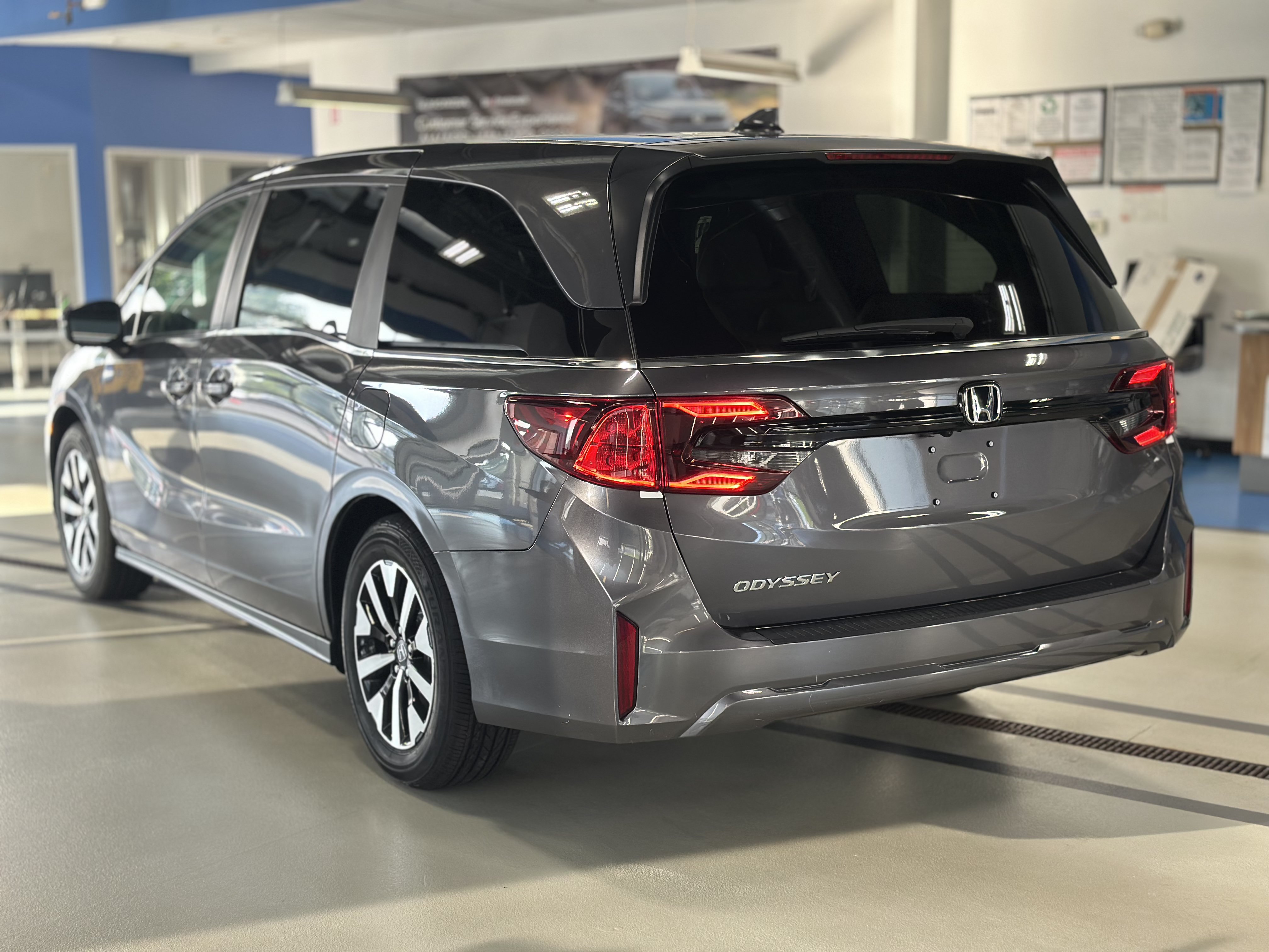 New 2026 Honda Odyssey EX-L image 9