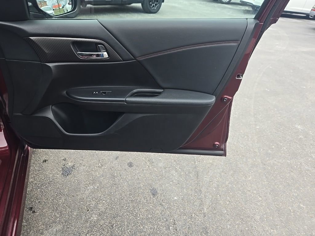 Used 2017 Honda Accord Sport Special Edition image 30