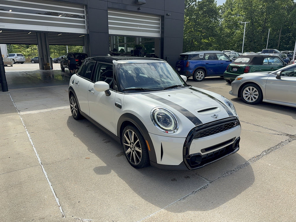 Used 2024 MINI Cooper S FWD image 2