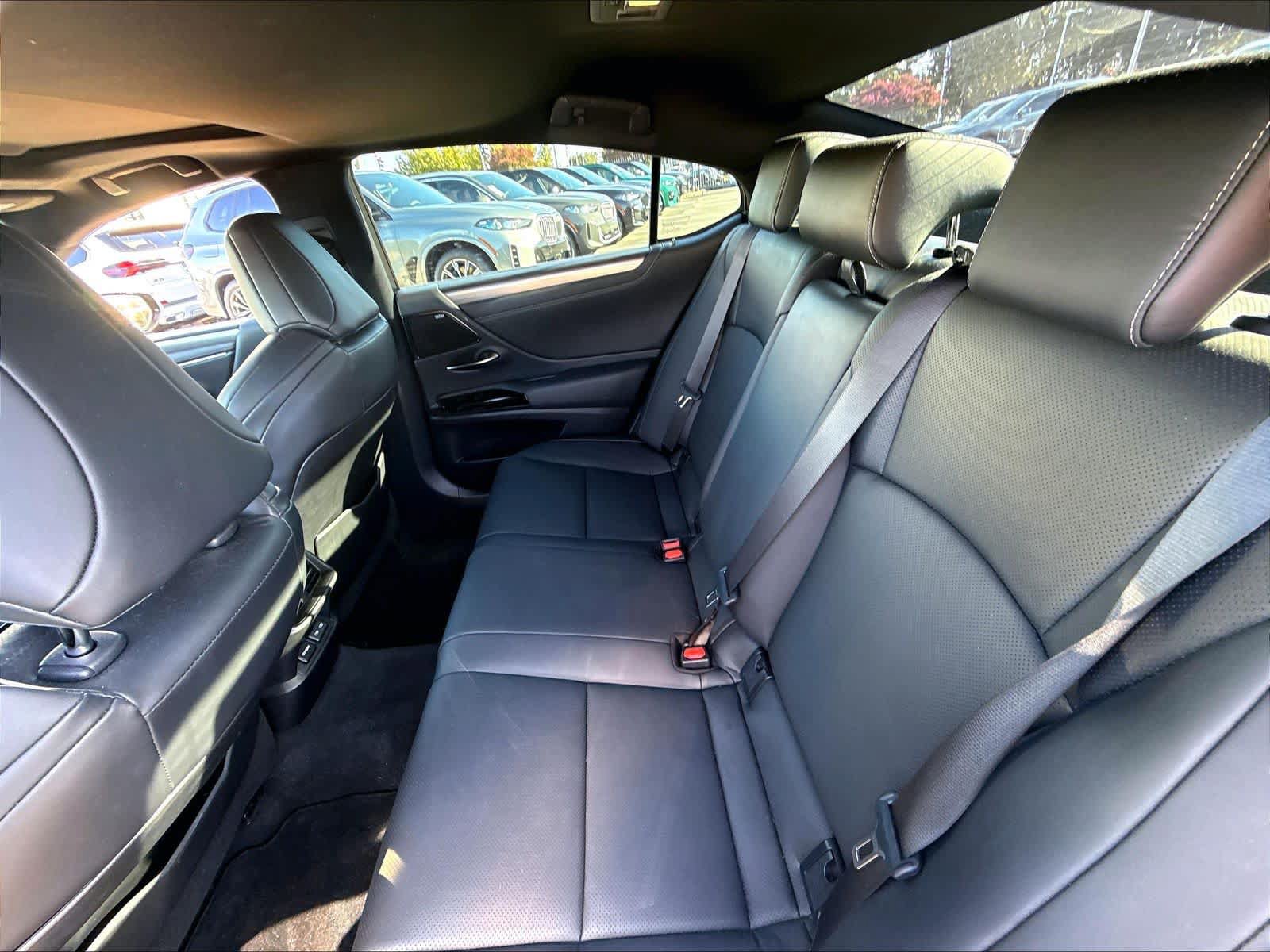 Used 2024 Lexus ES 300h F Sport w/ Accessory Package (Z1) FWD image 23
