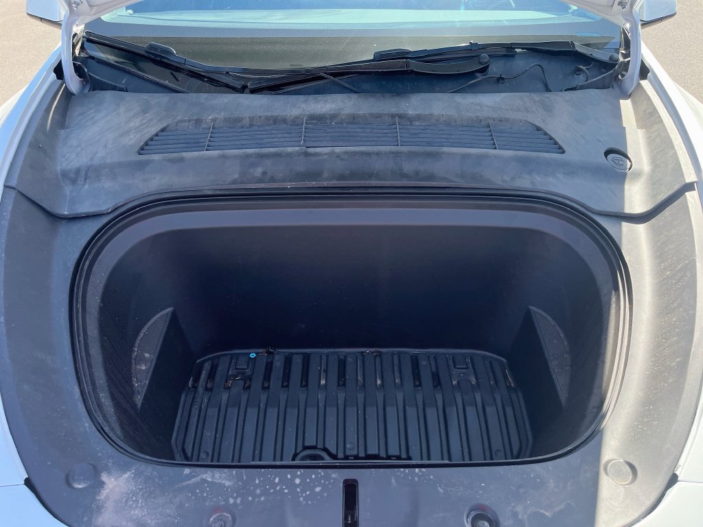 Used 2024 Tesla Model Y Long Range AWD/4WD image 31
