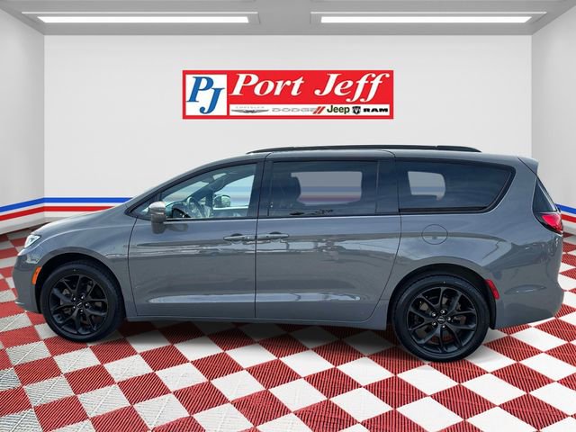 Used 2022 Chrysler Pacifica Touring-L w/ S Appearance Package AWD/4WD image 6