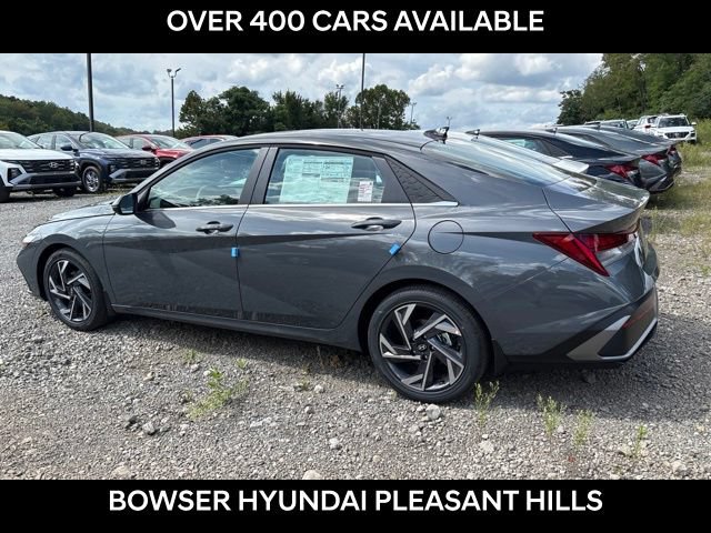 New 2026 Hyundai Elantra Limited FWD image 3