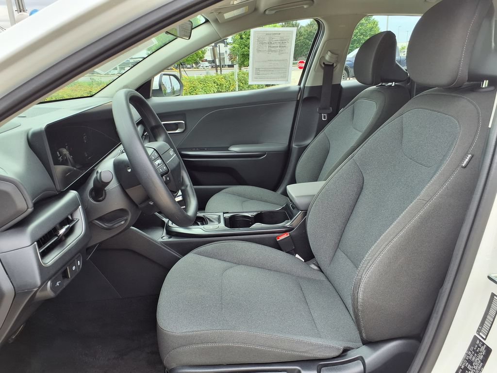 Used 2025 Kia K4 FWD image 14