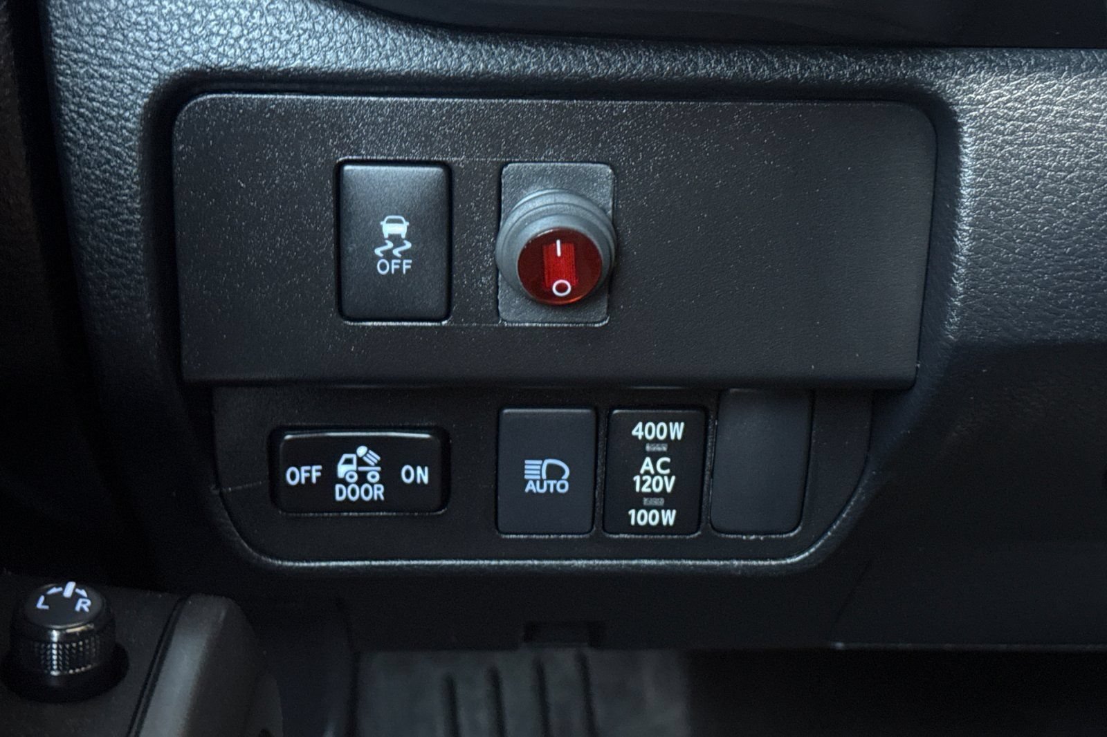 Used 2020 Toyota Tacoma SR5 AWD/4WD image 41