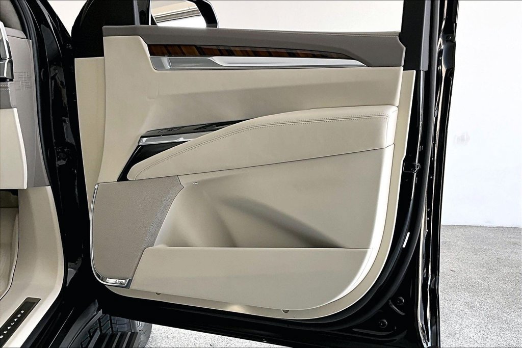 Used 2026 Cadillac Escalade Platinum Sport w/ LPO, Floor Liner Package AWD/4WD image 22