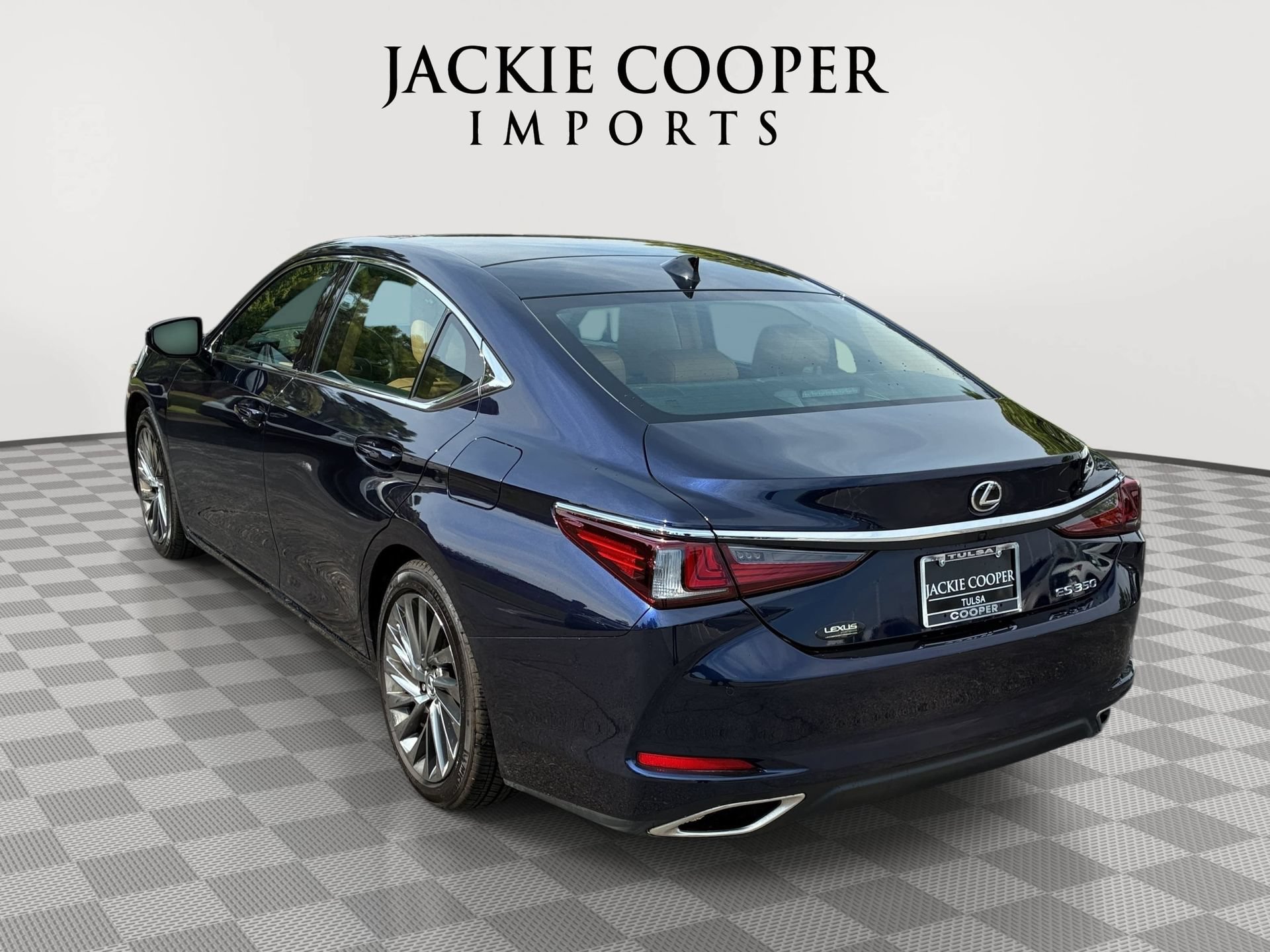 Used 2025 Lexus ES 350 Ultra Luxury w/ Accessory Package (Z1) FWD image 7