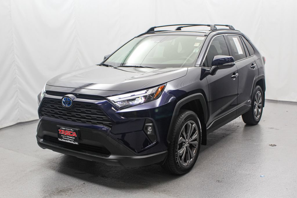 Used 2024 Toyota RAV4 XLE Premium w/ Weather Package AWD/4WD image 5