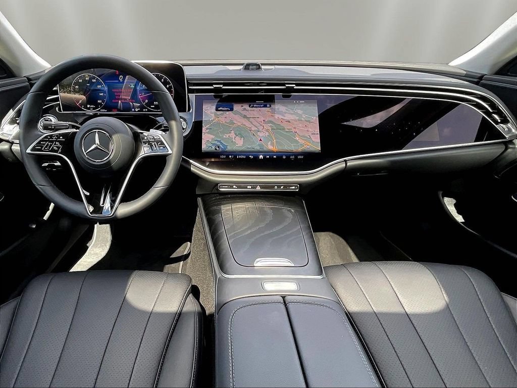 Certified 2025 Mercedes-Benz E 350 4MATIC Sedan w/ MBUS Superscreen Package image 9