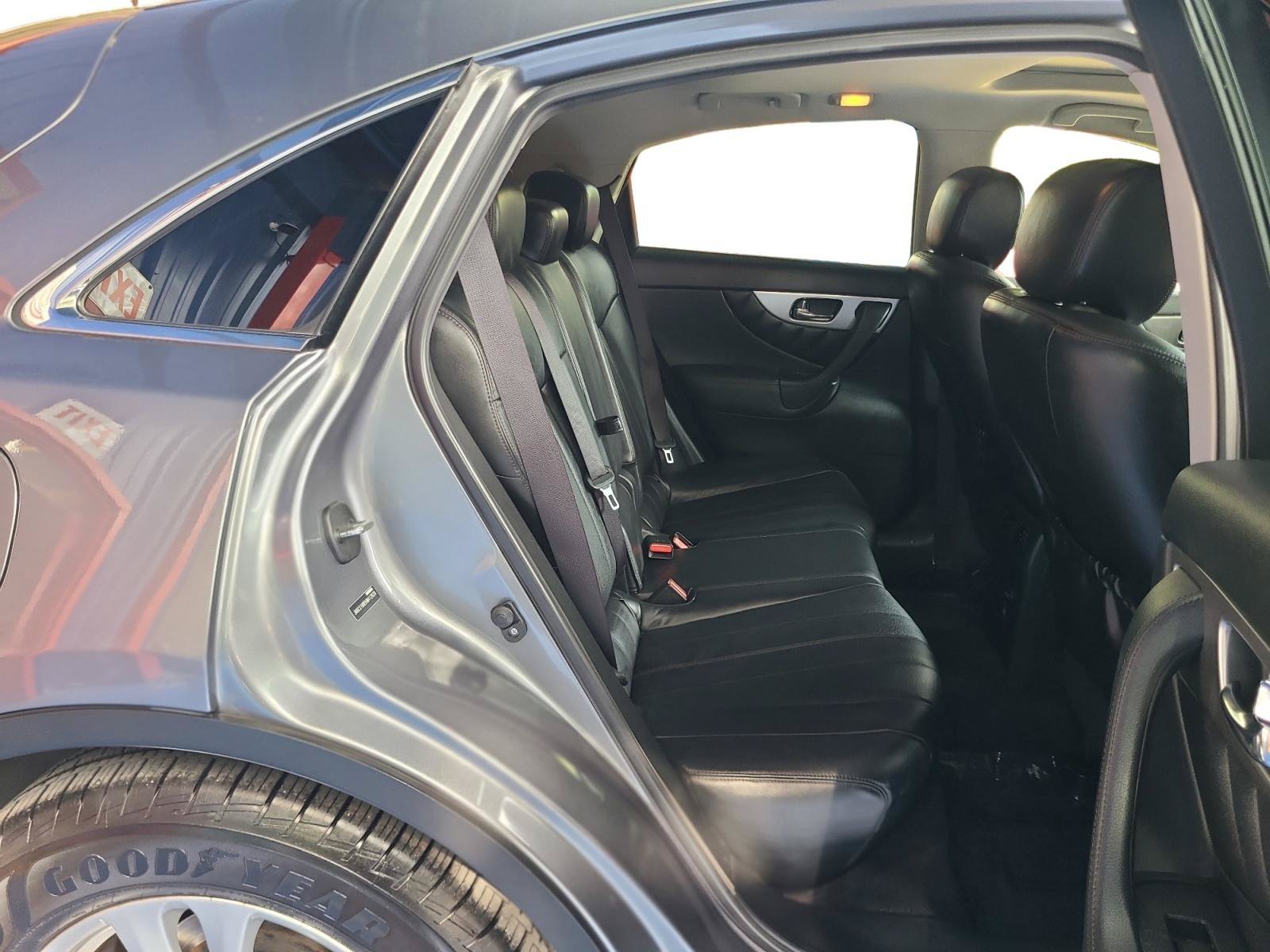 Used 2017 INFINITI QX70 AWD w/ Premium Package image 22
