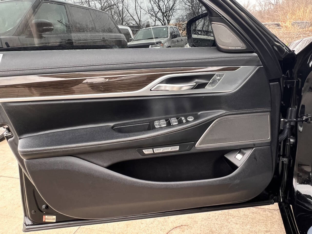 Used 2017 BMW 740i RWD image 18