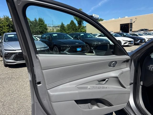 Used 2026 Hyundai Elantra Sport FWD image 35