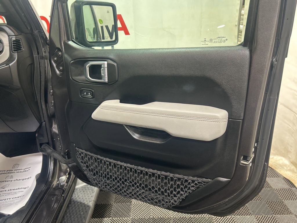 Used 2021 Jeep Wrangler Unlimited Sahara image 11
