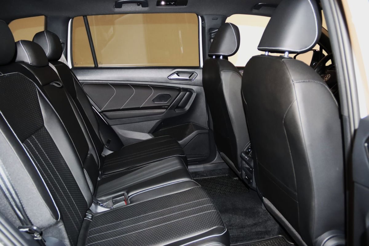 Used 2023 Volkswagen Tiguan SE R-Line AWD/4WD image 61