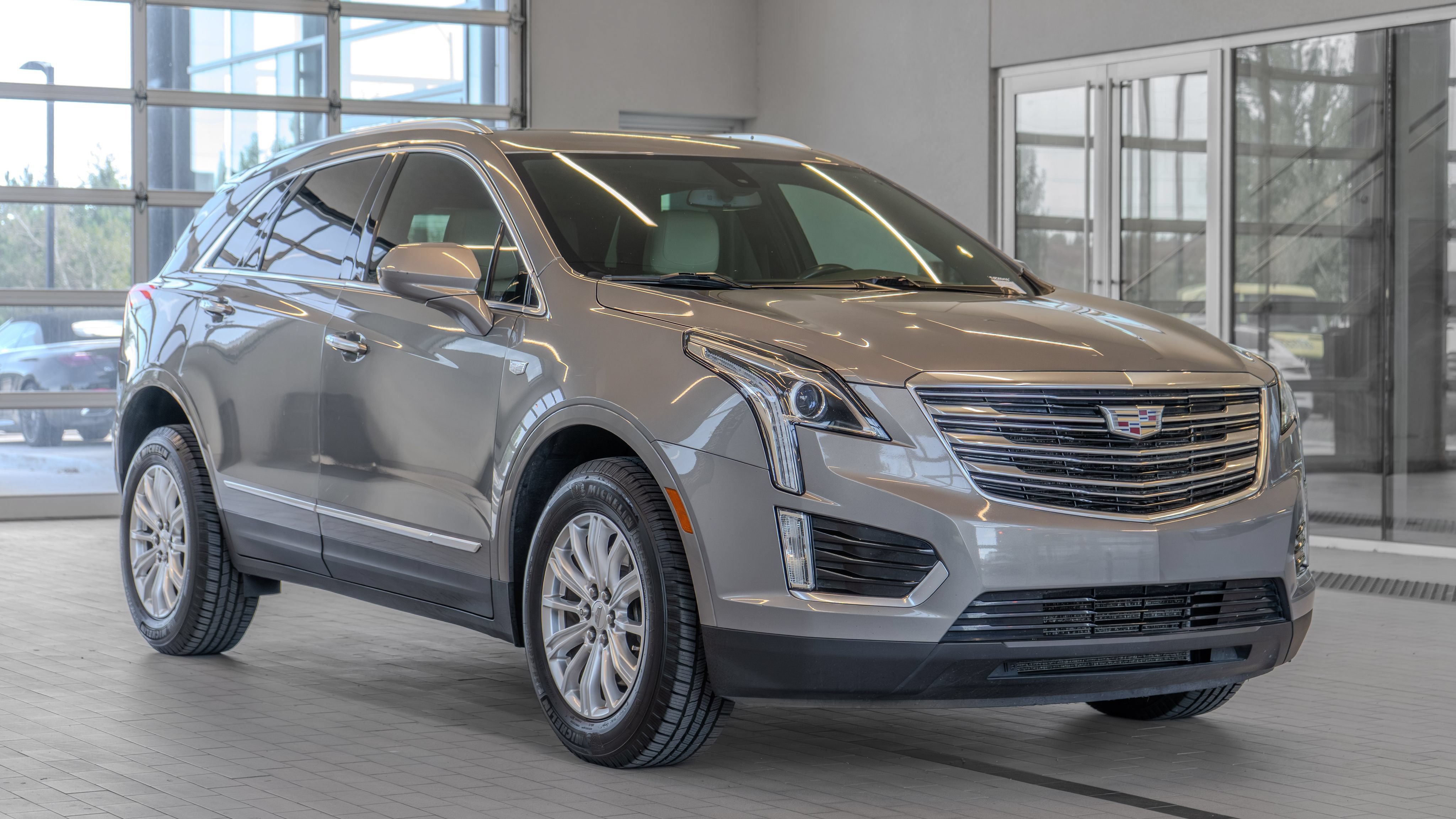 Used 2018 Cadillac XT5 FWD w/ LPO, Wheel Lock Package image 21