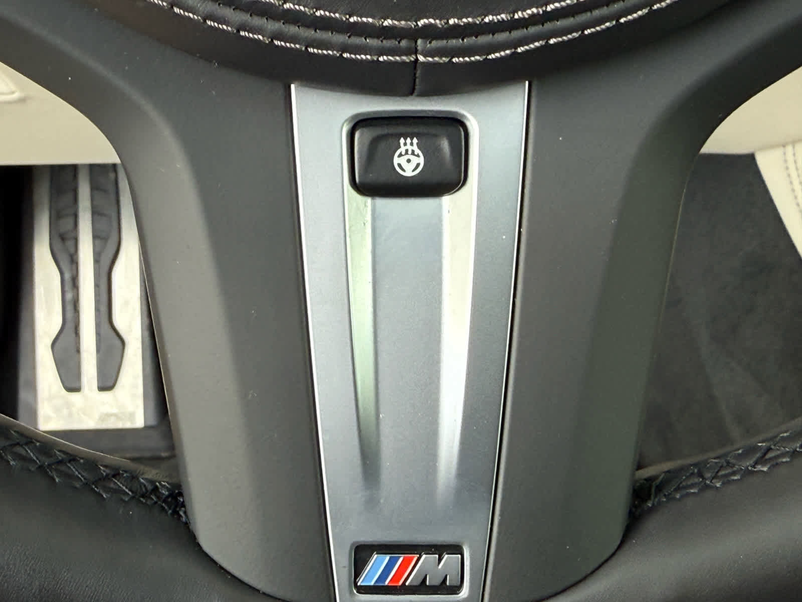 Used 2022 BMW X7 M50i image 32
