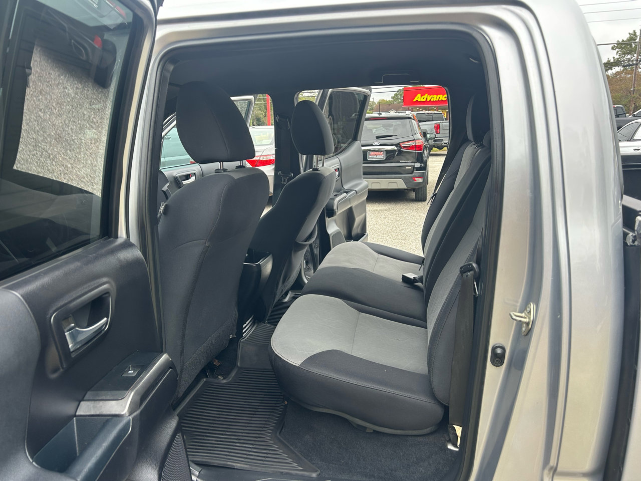 Used 2020 Toyota Tacoma TRD Sport w/ Technology Package image 10