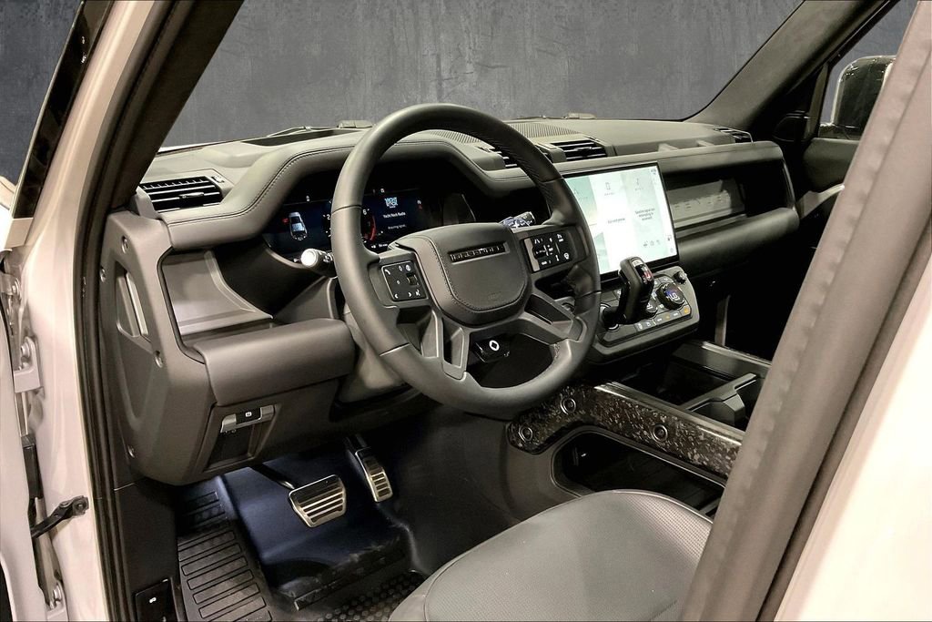 New 2026 Land Rover Defender 110 AWD/4WD image 7
