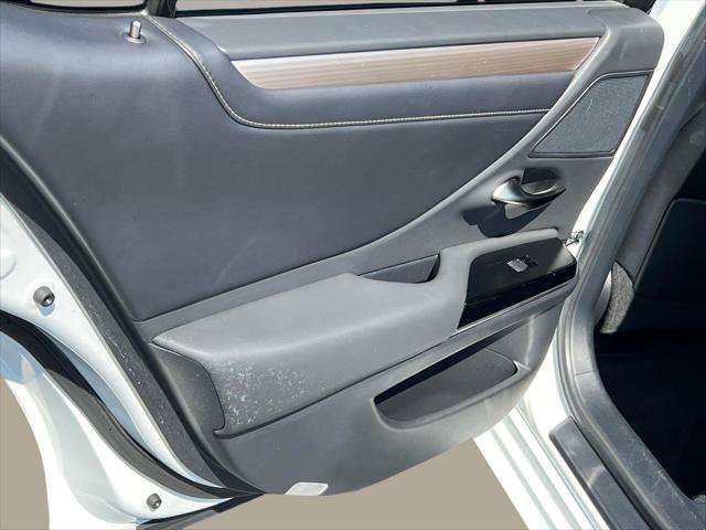 Certified 2022 Lexus ES 350 F Sport w/ Accessory Package FWD image 17