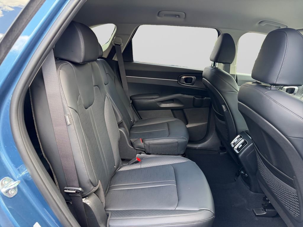 Used 2025 Kia Sorento EX AWD/4WD image 18