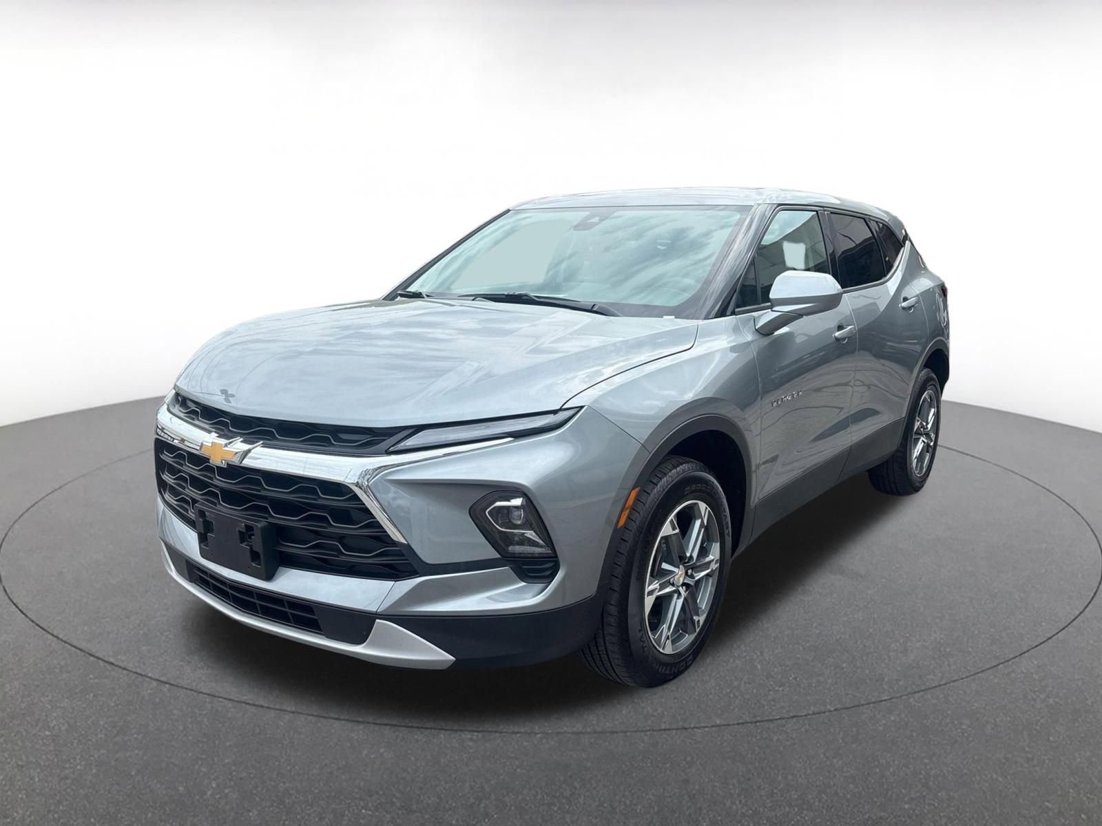 Used 2025 Chevrolet Blazer LT FWD image 8