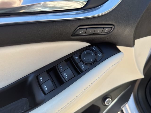 Used 2024 Buick Enclave Avenir w/ Avenir Technology Package AWD/4WD image 10