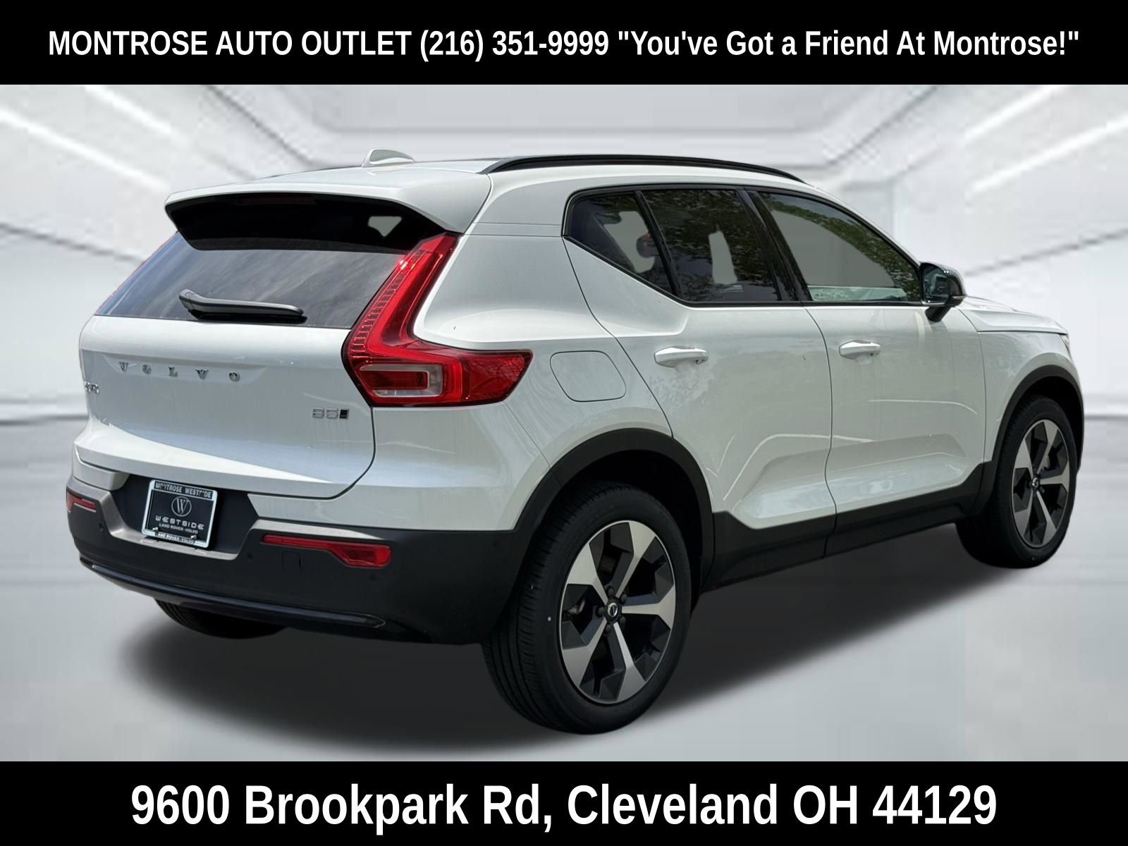 New 2026 Volvo XC40 B5 Plus w/ Protection Package Premier AWD/4WD image 5