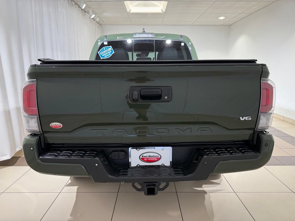 Used 2021 Toyota Tacoma TRD Sport w/ TRD Premium Sport Package AWD/4WD image 4