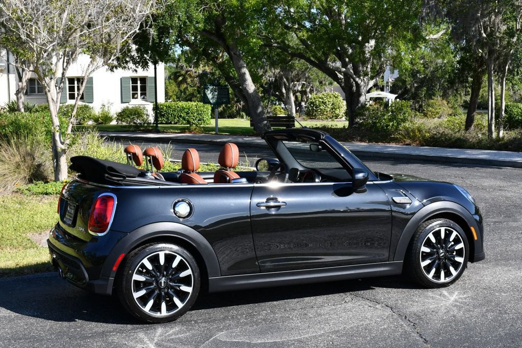 Used 2024 MINI Cooper S w/ Signature Upholstery Package FWD image 6