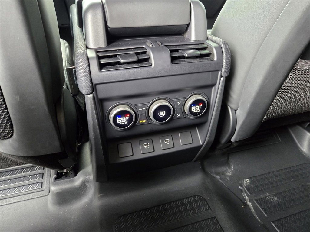 Certified 2024 Land Rover Defender 110 V8 image 11