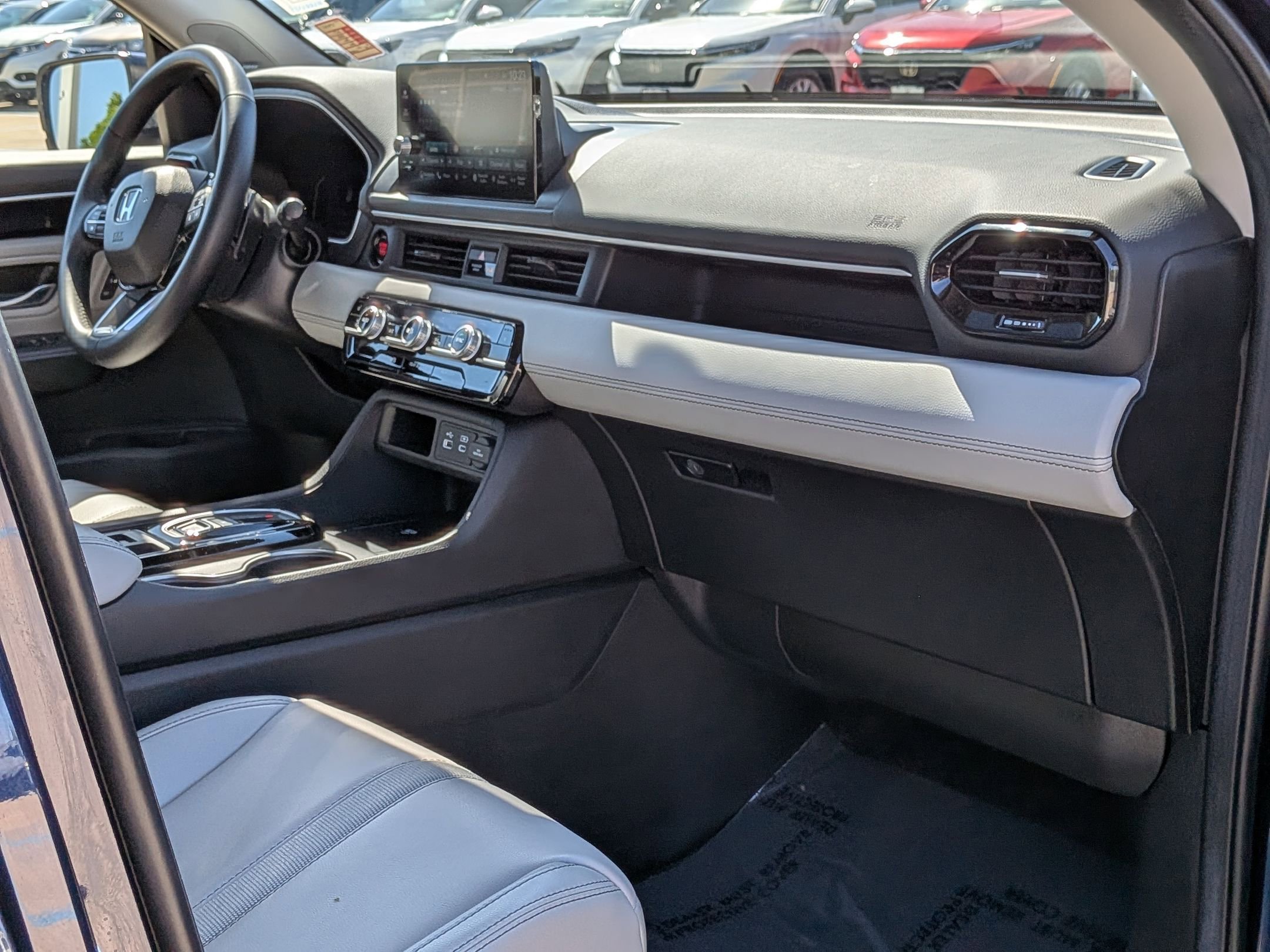 Certified 2025 Honda Pilot Touring image 34