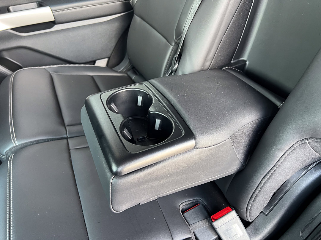 Used 2023 Ford Explorer XLT w/ Equipment Group 202A RWD image 26