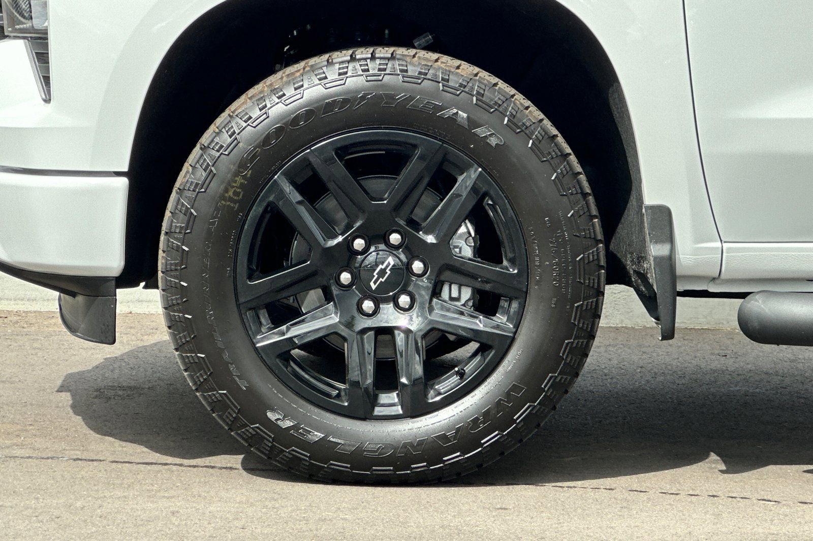 New 2026 Chevrolet Silverado 1500 Custom w/ Turbomax Blackout Package image 24