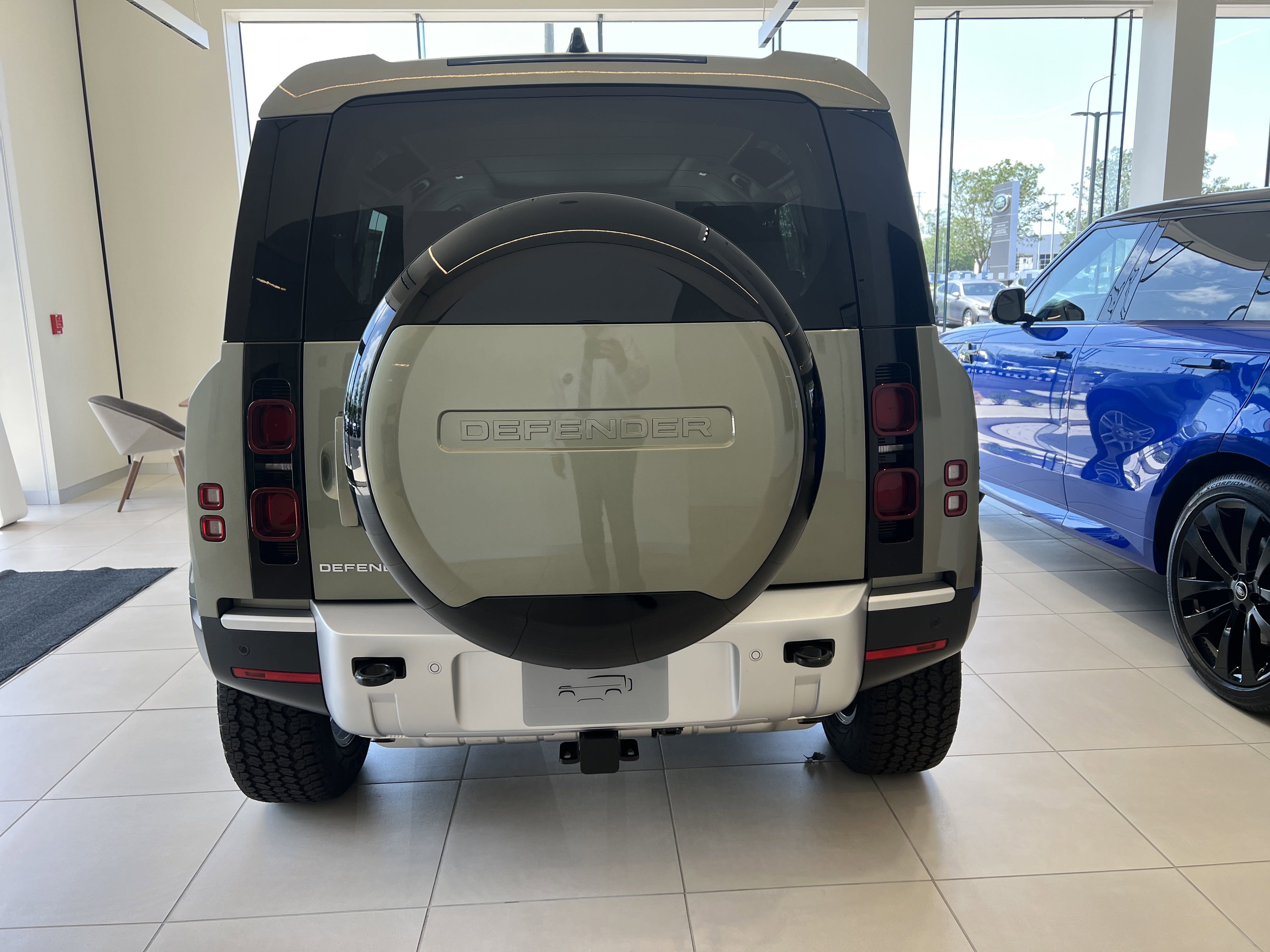 New 2025 Land Rover Defender 110 S image 4