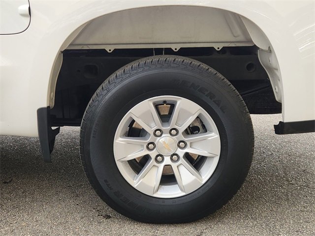 Used 2025 Chevrolet Silverado 1500 LT image 32