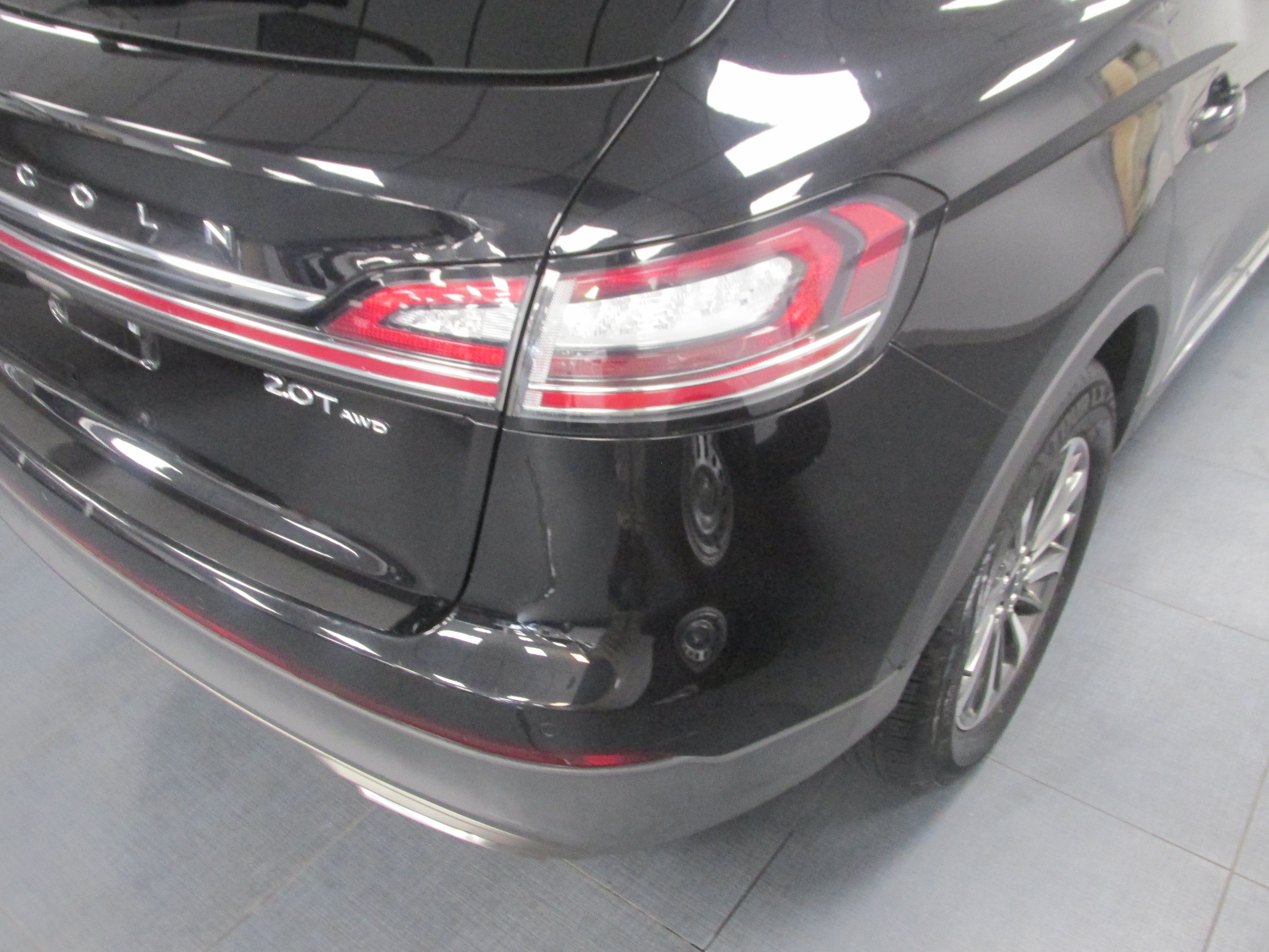 Used 2019 Lincoln Nautilus Select AWD/4WD image 11