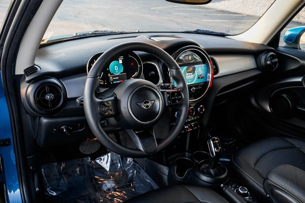 Certified 2023 MINI Cooper 2-Door Hardtop image 10